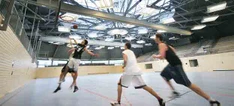 Basketballspieler in der Bochumer Rundsporthalle