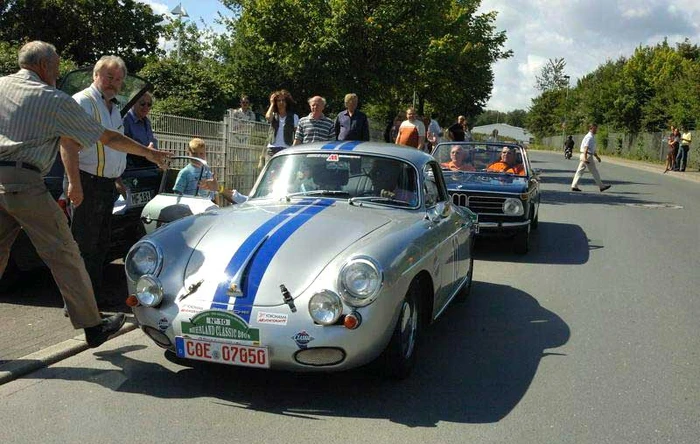 Oldtimer bei Rallye