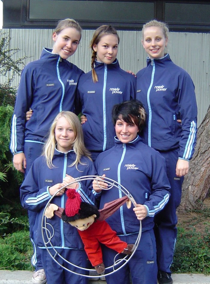Fünf Rhönradturnerinnen