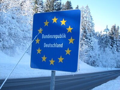 678251_web_R_K_B_by_Initiative Echte Soziale Marktwirtschaft (IESM)_pixelio.de.jpg