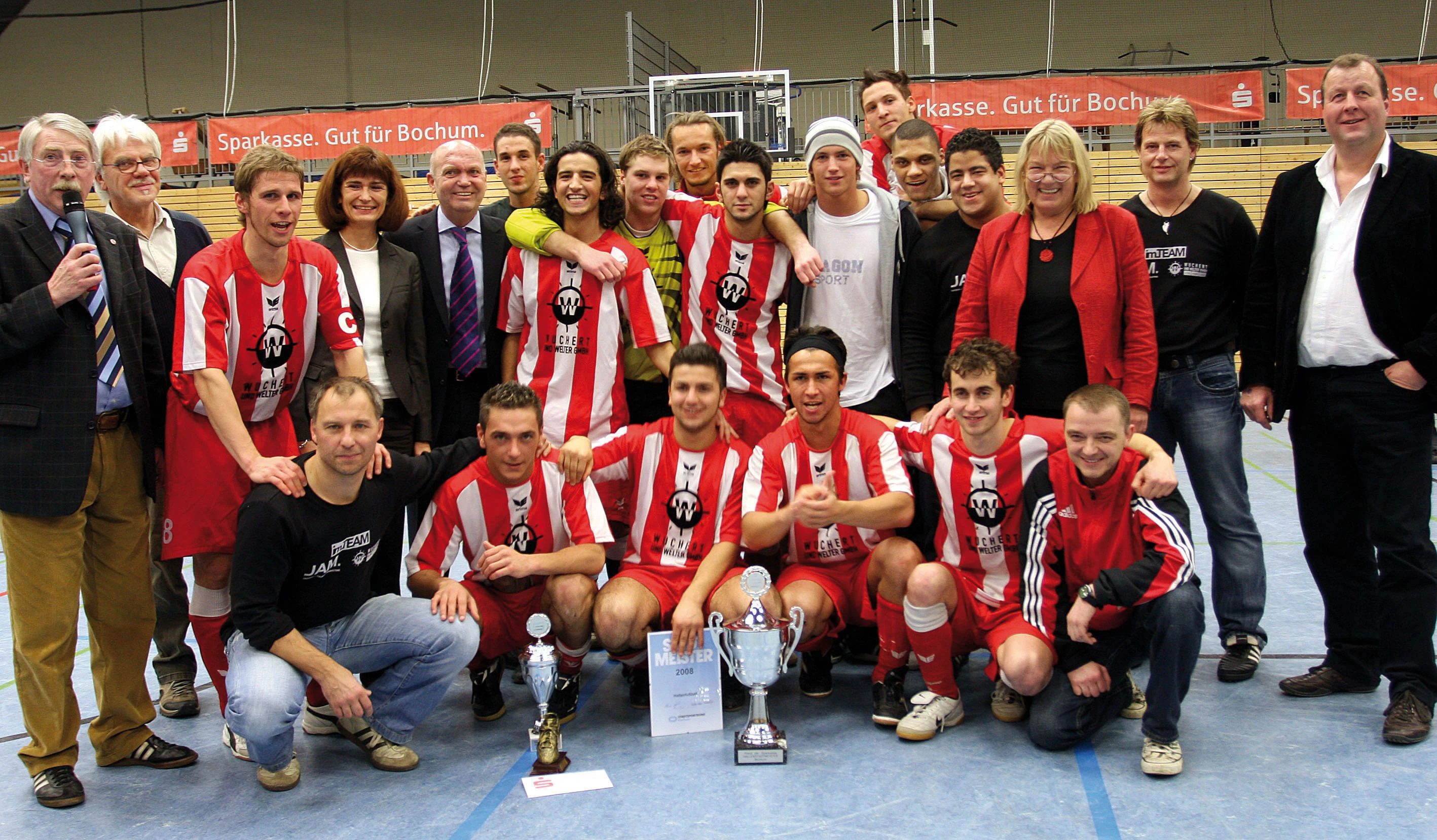 Auf die Jagd nach dem Titelträger 2008, Vorwärts Kornharpen, machen sich ab dem Wochenende wieder die Fußball-Amateurteams aus Bochum, wenn die Vorrunder zur Stadtmeisterschaft ausgetragen wird. Die Endrunde findet am 10. und 11. Januar in der Rundsportha