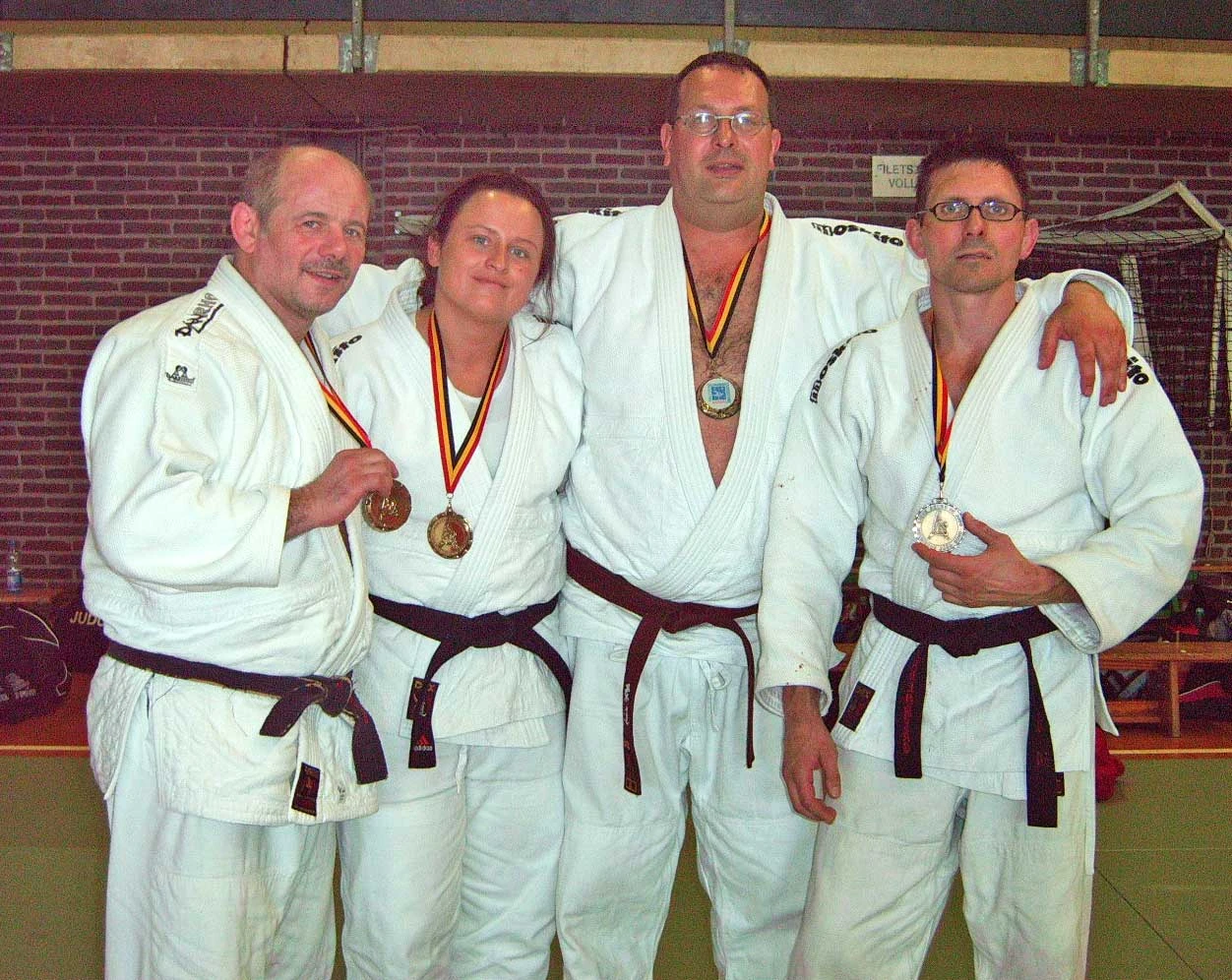 Das erfolgreiche Judoka-Quartett der PSV Bochum: Trainer Jürgen Wagner, Daniela Vorderwisch, Andreas Schwarz und Eyke Ehrenberg