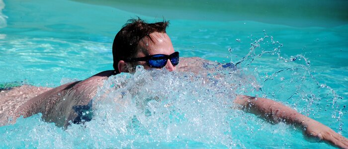 Schwimmen_666584_R_B_by_Klaus Steves_pixelio-de_WEB.jpg