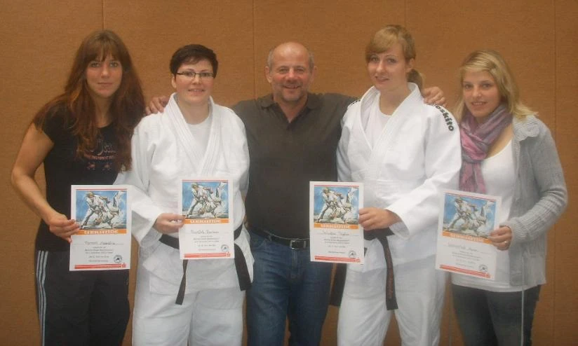 Madeleine Fornahl, Barbara Ransiek, Trainer Jürgen Wagner, Regina Schneider und Maren Steinbrink
