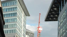 Ballon am Kran