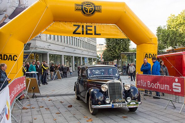 2017-10-14_Oldtimerryllye auf dem Boulevard_RR_2016_web_03.jpg