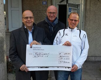 2017-11-17_LG Opelaner spenden 500 EUR_Kemnader Seelauf_144742_WEB.jpg