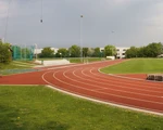 Der Universitätssportplatz mit der neuen Laufbahn.