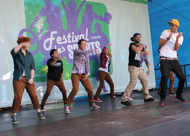 Festival des Sports Tanz auf der Bühne