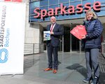 Überreichung Sportschau Bochum an Sparkasse Bochum