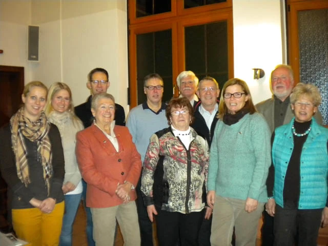 Die langjährigen Mitglieder (v.l.n.r): Kira Alina Friedrich, Larissa Reetz, Gerda Pokorny, Heiner Winkelhake, Michael Willhardt, Charlotte Spitzl, Willi Hetzler, Hermann Wenzel, Martina Hilleke, Klaus Jagenburg, Doris Nottebaum.