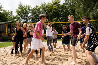 Jugendliche Beachvolleyball