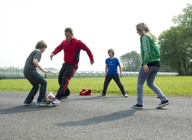 Der Familiensport-Guide gibt Familien Anregungen zur bewegten Freizeitgestaltung.