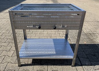 Grill mittel vorne