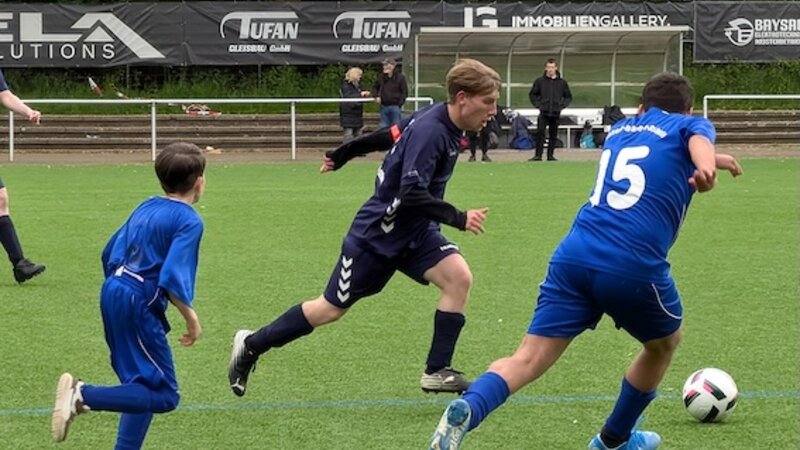 2026-05-12 Fußball BOlympiade 12.34 Topaz Gigapixel 4x Skalierung Kopie-kl.jpeg