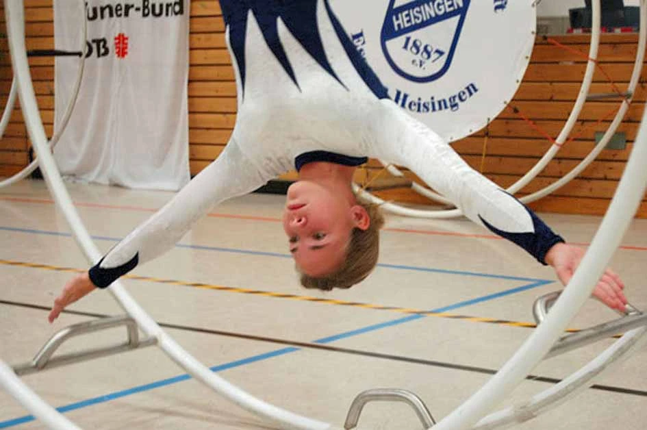 Wibke Fasel zeigt Rhönradturnen
