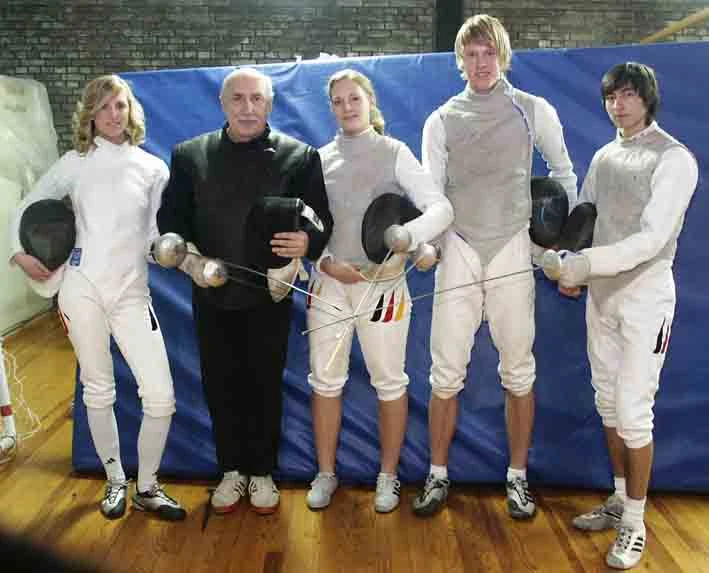 Das Fechtteam des VfL Bochum in voller Montur