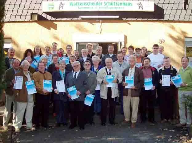 Schützensieger der Stadtmeisterschaft mit Urkunden