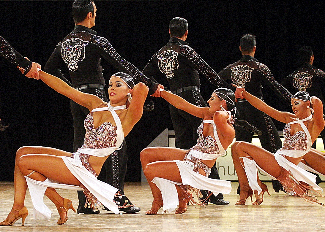 Tanzformation bei Deutscher Meisterschaft