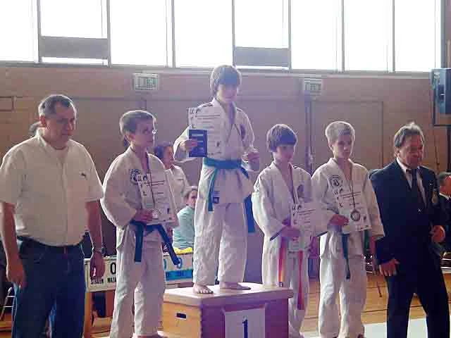 Siegerehrung bis 31 kg, 2. Platz für Jens (links)  und 3. Platz für Tim Malewany (rechts)